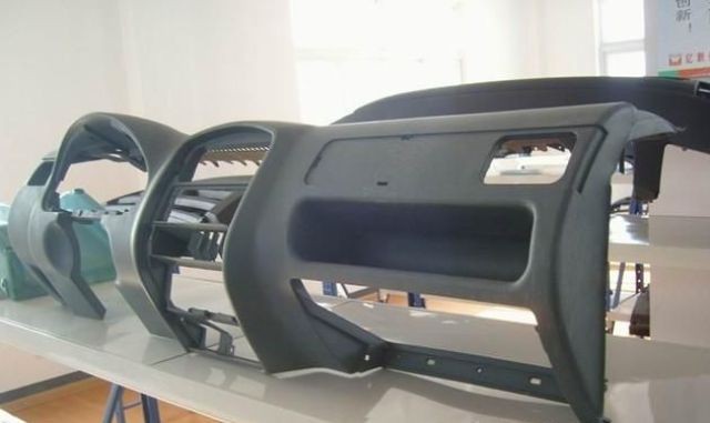 Helaian ABS Sesuai Sebagai Dashboard Untuk Kereta