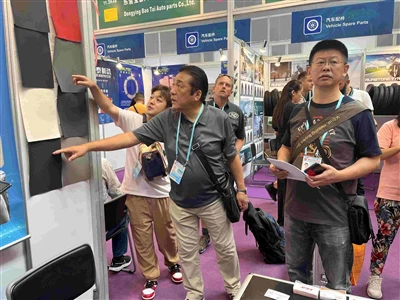 Sibuk Tetapi Memenuhi Di Pameran Canton